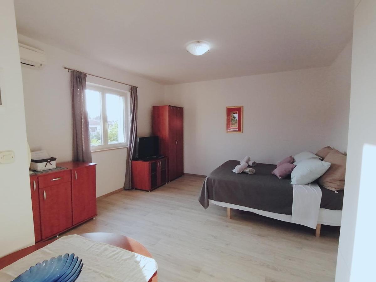 Luka Apartment